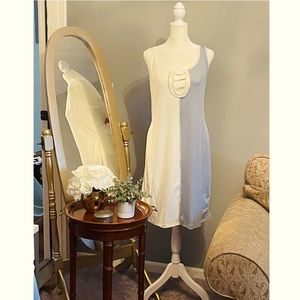 SHEIN Sleeveless blue and white color block dress with triple chain chest detail